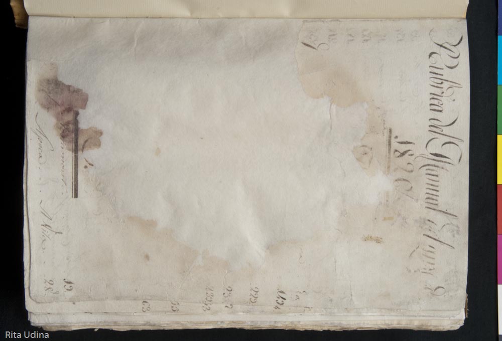 El llibre de la notaria d'Esparraguera (1827), molt greument afectat per fongs