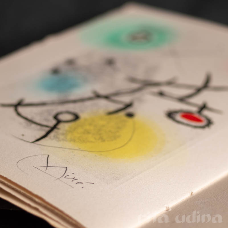 Aguafuerte de Miró en libro de artista